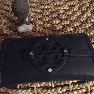 Tory Burch zip wallet